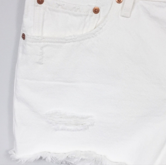NWT LEVIS FOR ANTHROPOLOGIE WHITE 501 DISTRESSED HI RISE BUTTON FLY SHORTS - Picture 12 of 12